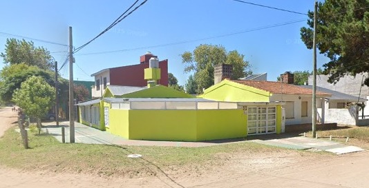 Dos casas sobre 2 lotes en block