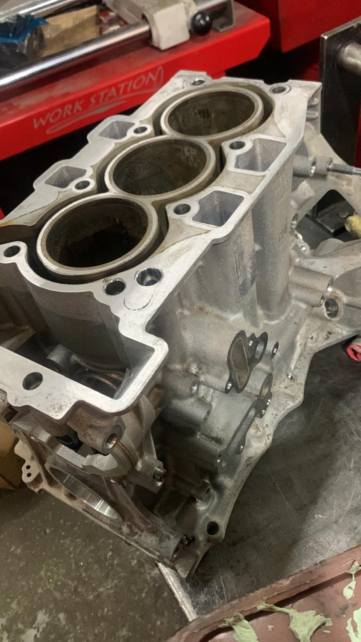 Trabajo de reparación de motor 7